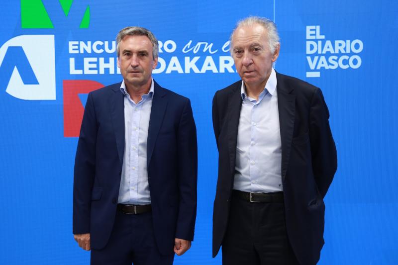 Ignacio Arrieta, director general de Caja Rural de Navarra y Luis García, también de Caja Rural.