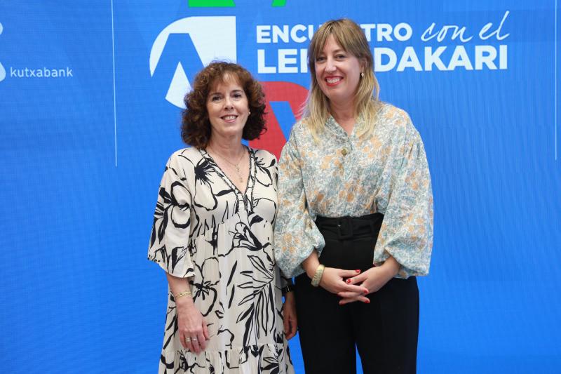 Amaia Bernaras (gerente del Parque Tecnológico de Miramon) y Arantxa Aldaz (jefa de información de El Diario Vasco).