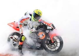 Xabi Zurutuza quema rueda.