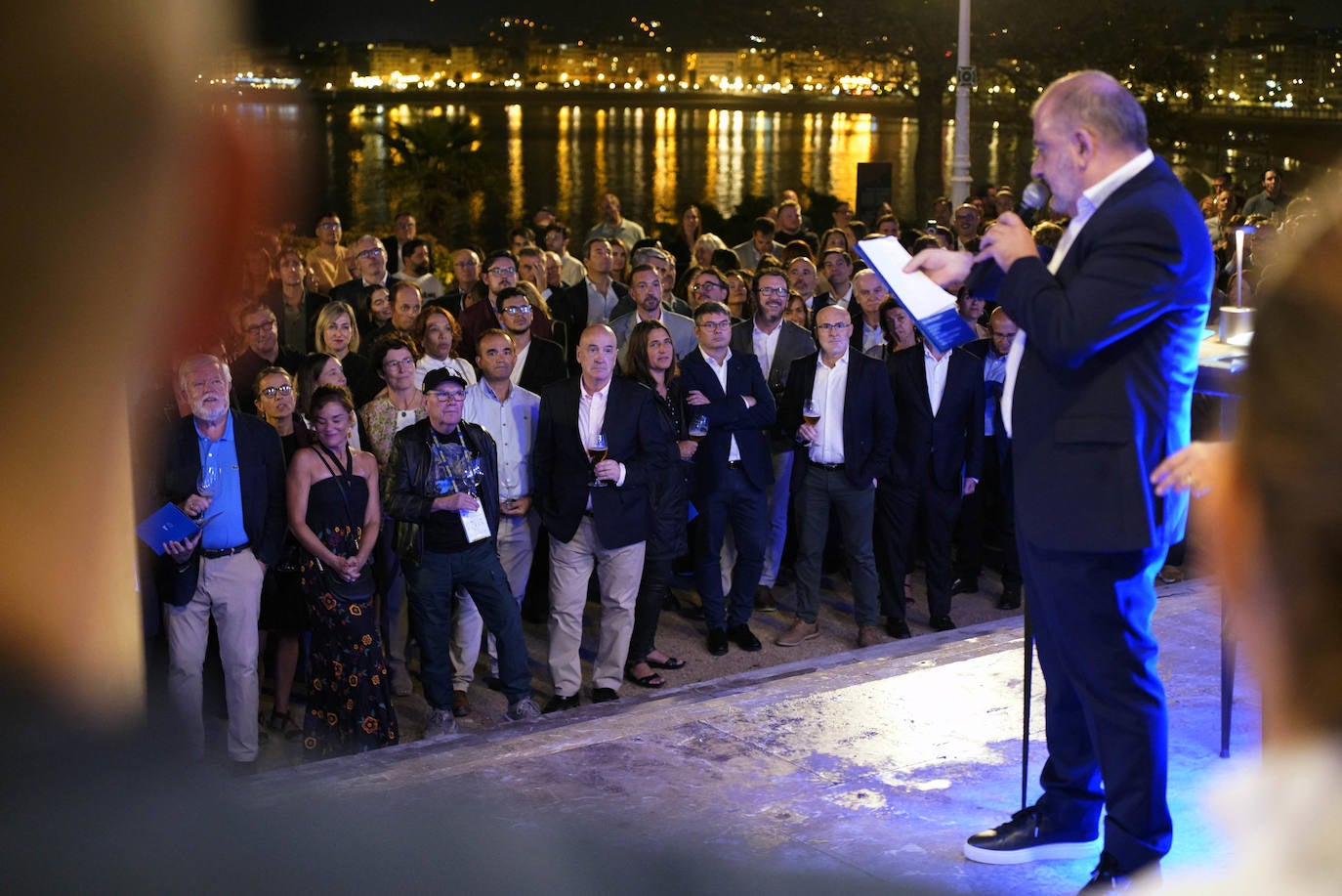 Homenaje a la familia Arbelaitz en el banquete de Miramar