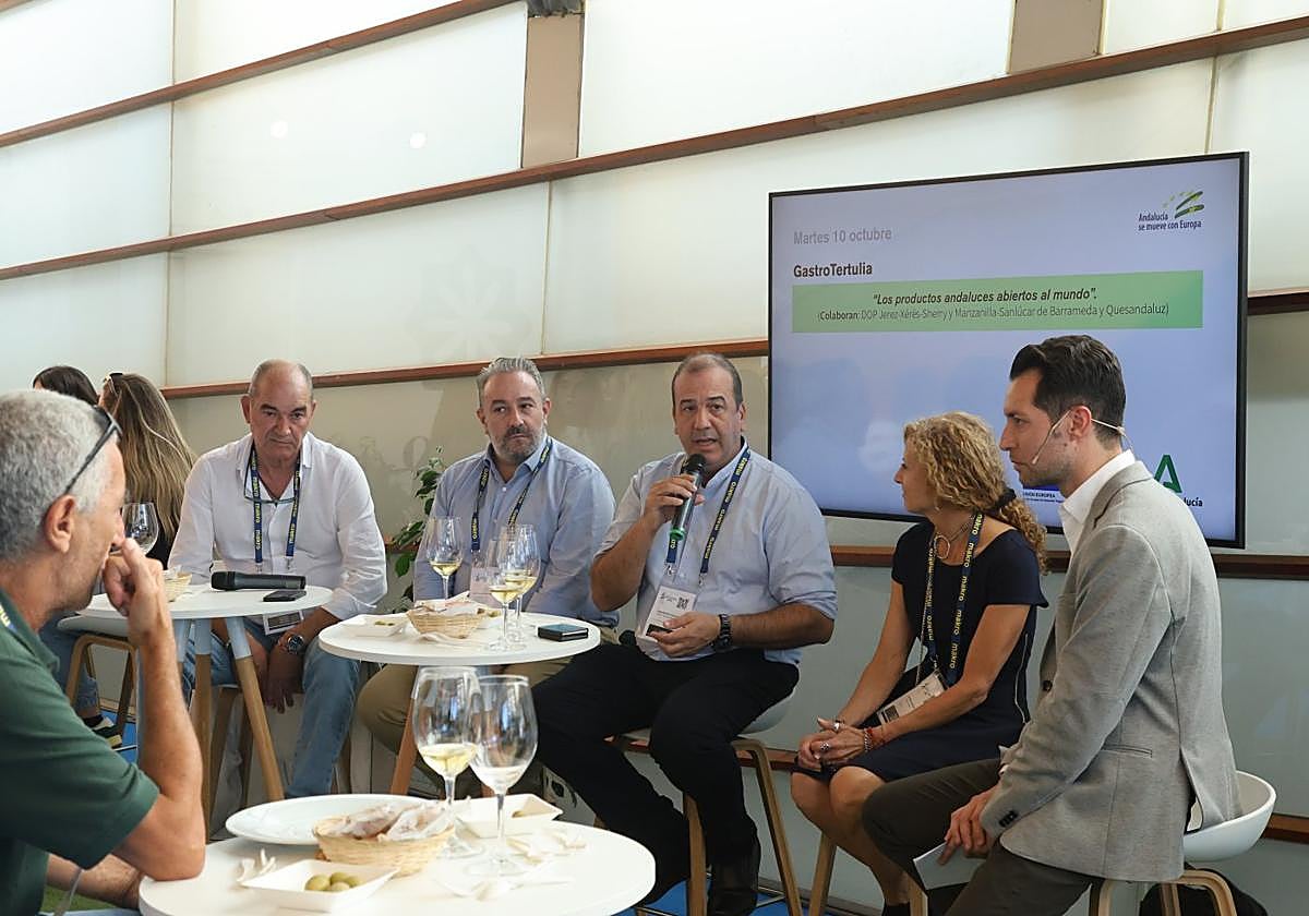 Instante de la gastrotertulia organizada por la Junta de Andalucía.