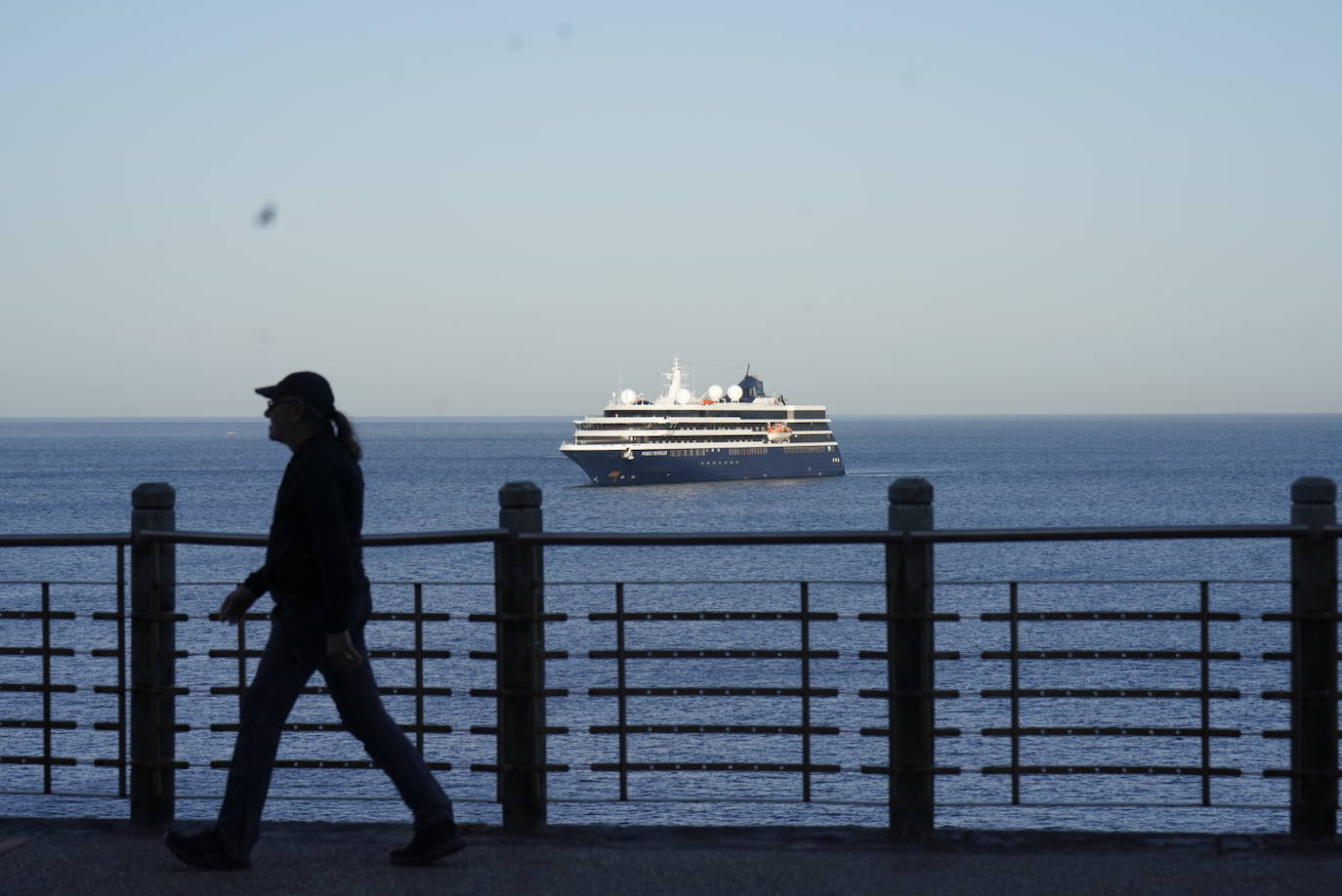 Un crucero en la bahía donostiarra