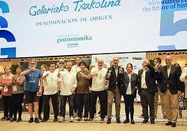 Un brindis sobre el escenario del Kursaalcerró los tres intensos días de trabajo y celebración del 25 aniversario del congreso.