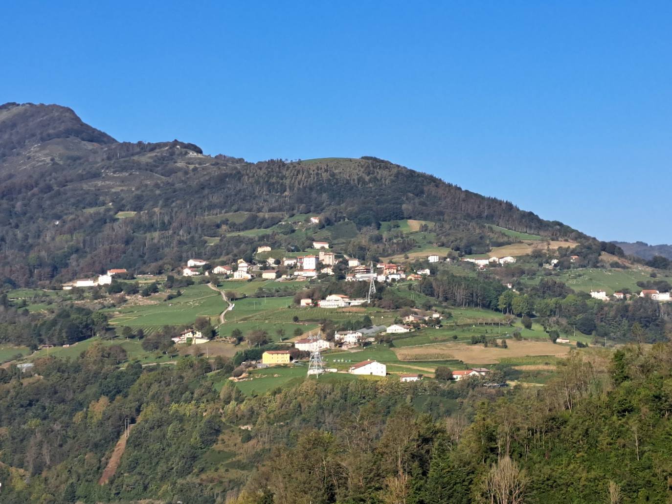 Uzturre, la cima de Tolosaldea