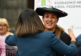 Nerea Arruti, con la txapela de campeona de Euskal Herria