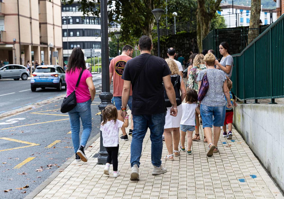 La red concertada afronta este martes su primer día de huelga, que afecta a 130.000 alumnos