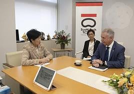 El lehendakari se ha reunido con Yuriko Koike, Gobernadora de Tokyo Metropolitano, este martes.