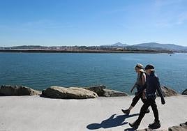 Hondarribia registra la temperatura más alta de esta madrugada en la península