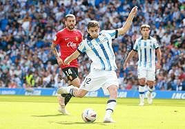 qZakharyan realiza el disparo que se marchó por la izquierda de la portería del Mallorca.