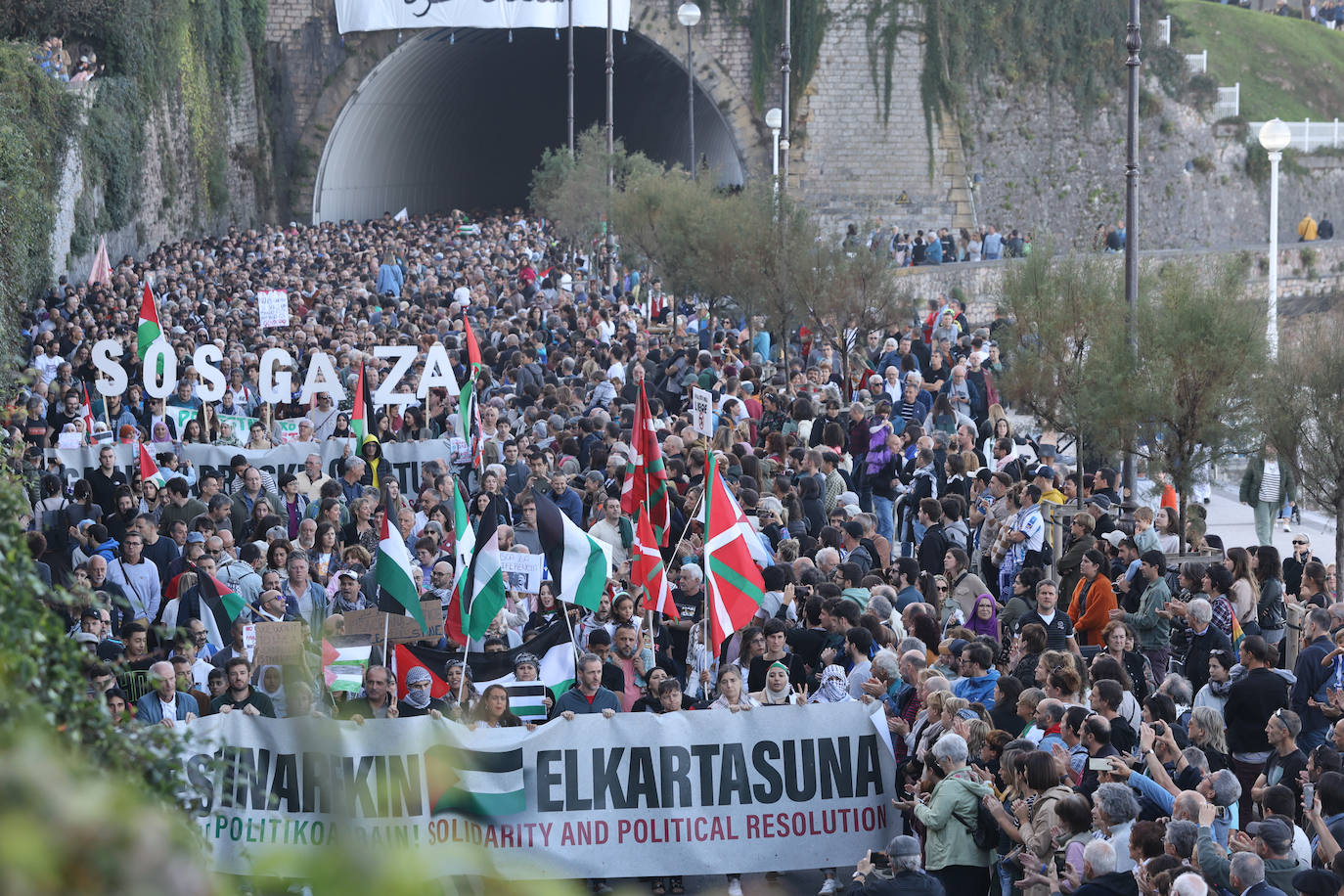 Donostia se echa a la calle en apoyo al pueblo palestino