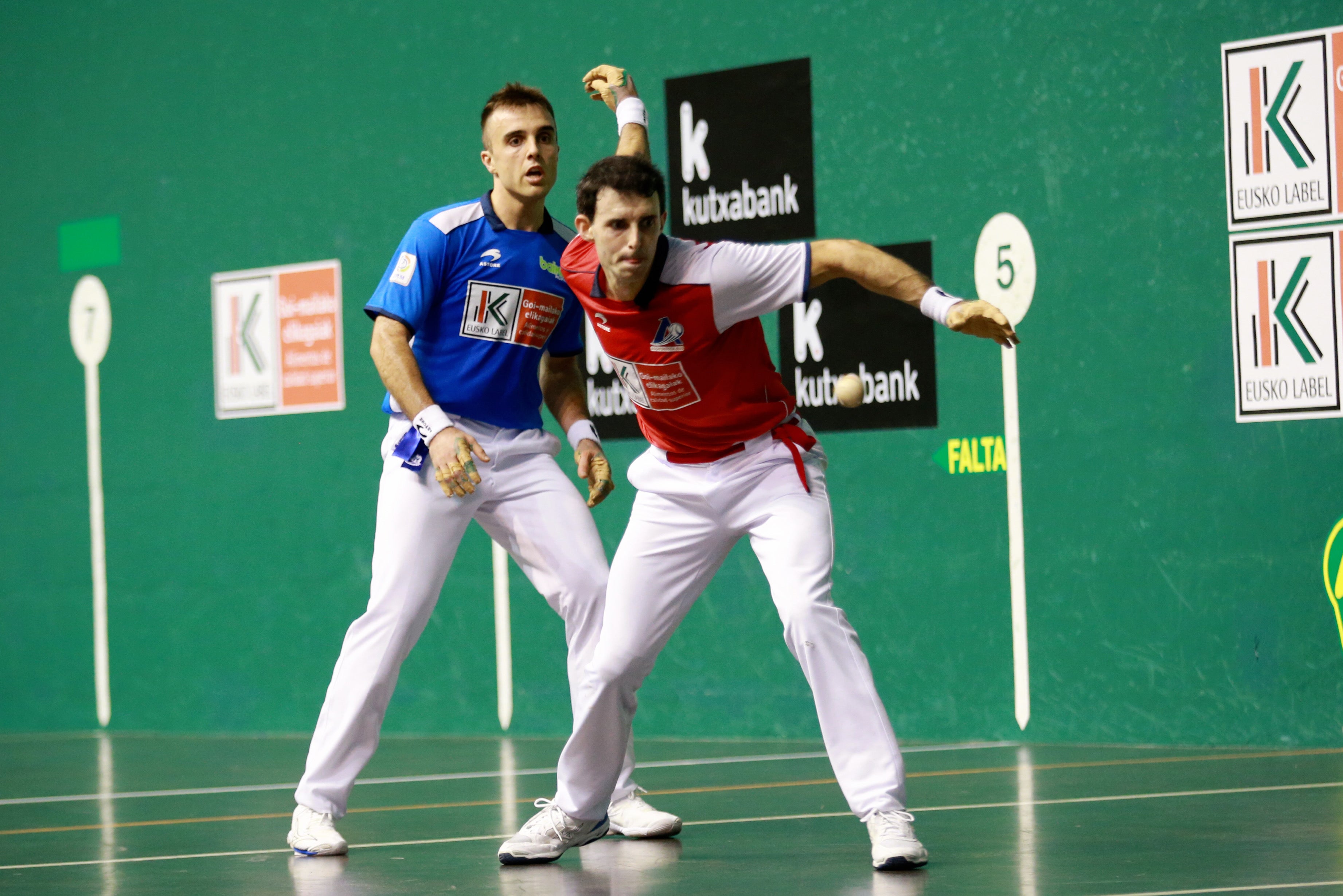 Altuna III, a semifinales por la vía rápida
