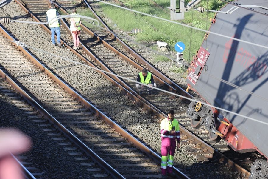 Un tren de mercancías descarrila en Pasaia