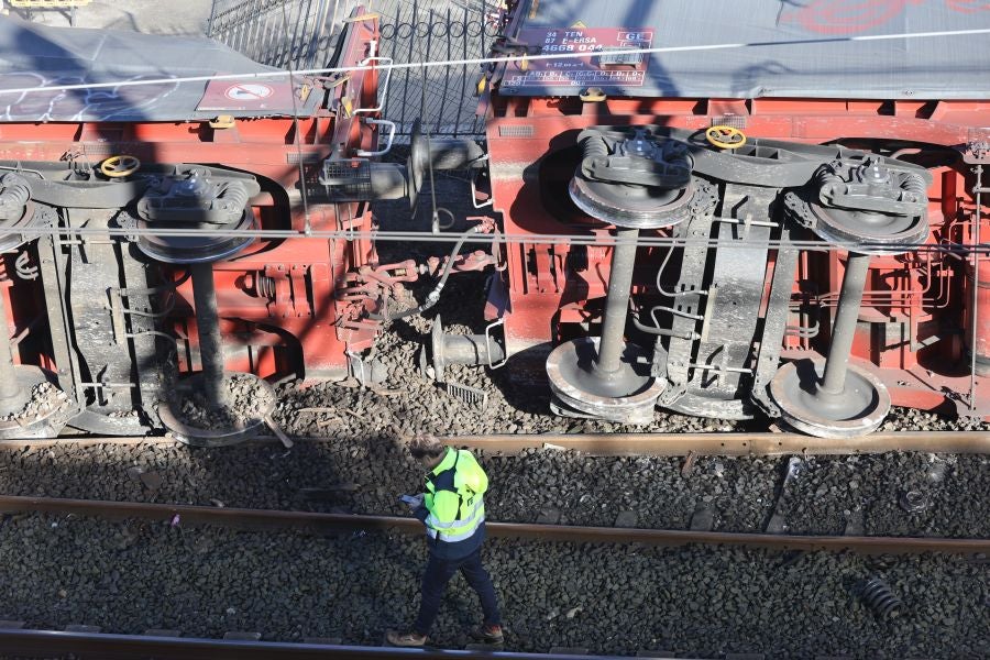 Un tren de mercancías descarrila en Pasaia