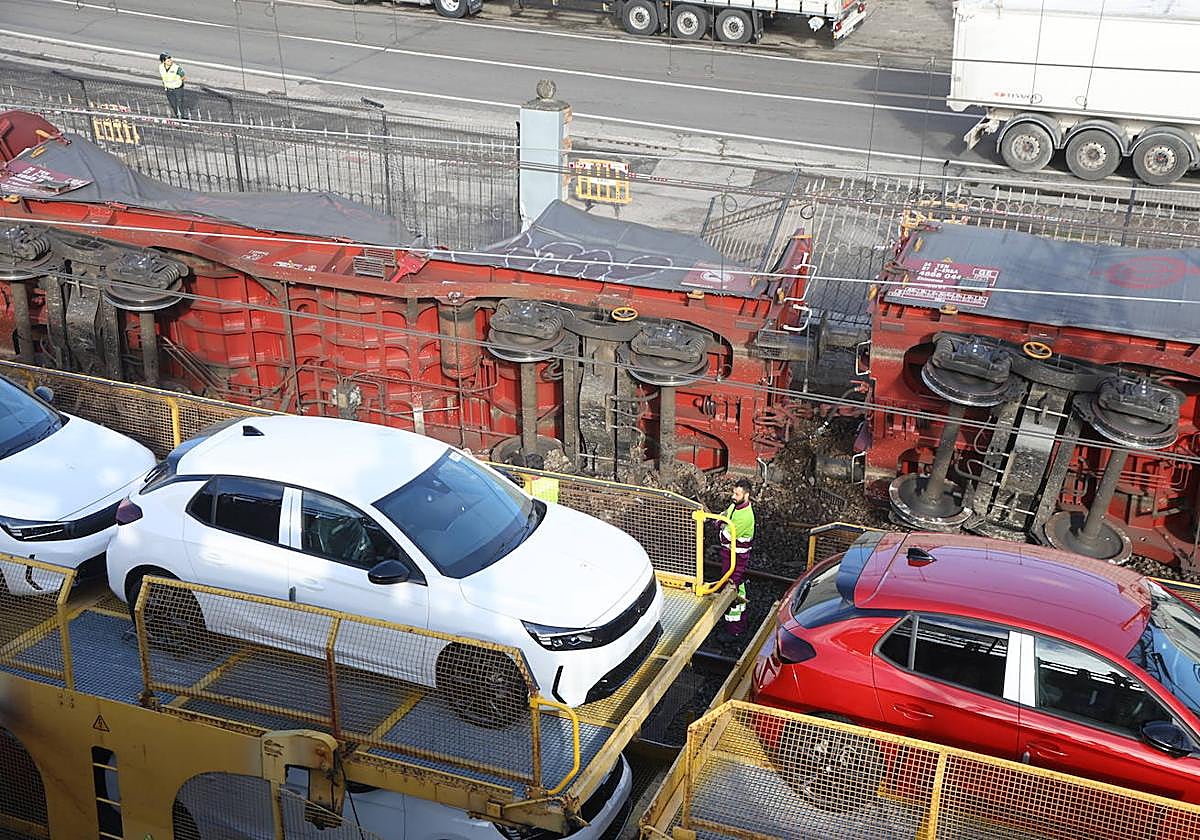 Un tren de mercancías descarrila en Pasaia