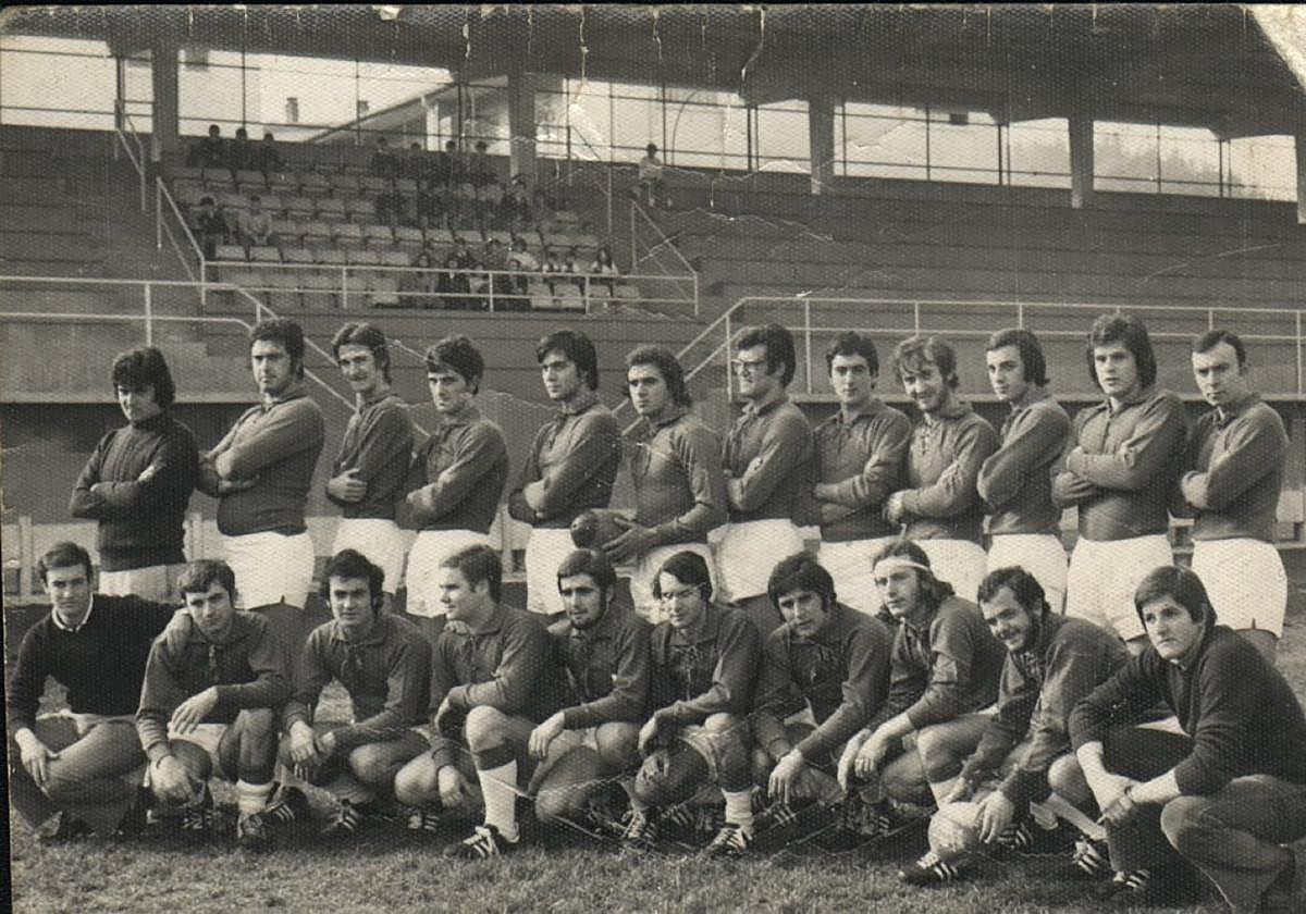 La plantilla del Ordizia posa sobre el césped en una imagen de archivo.