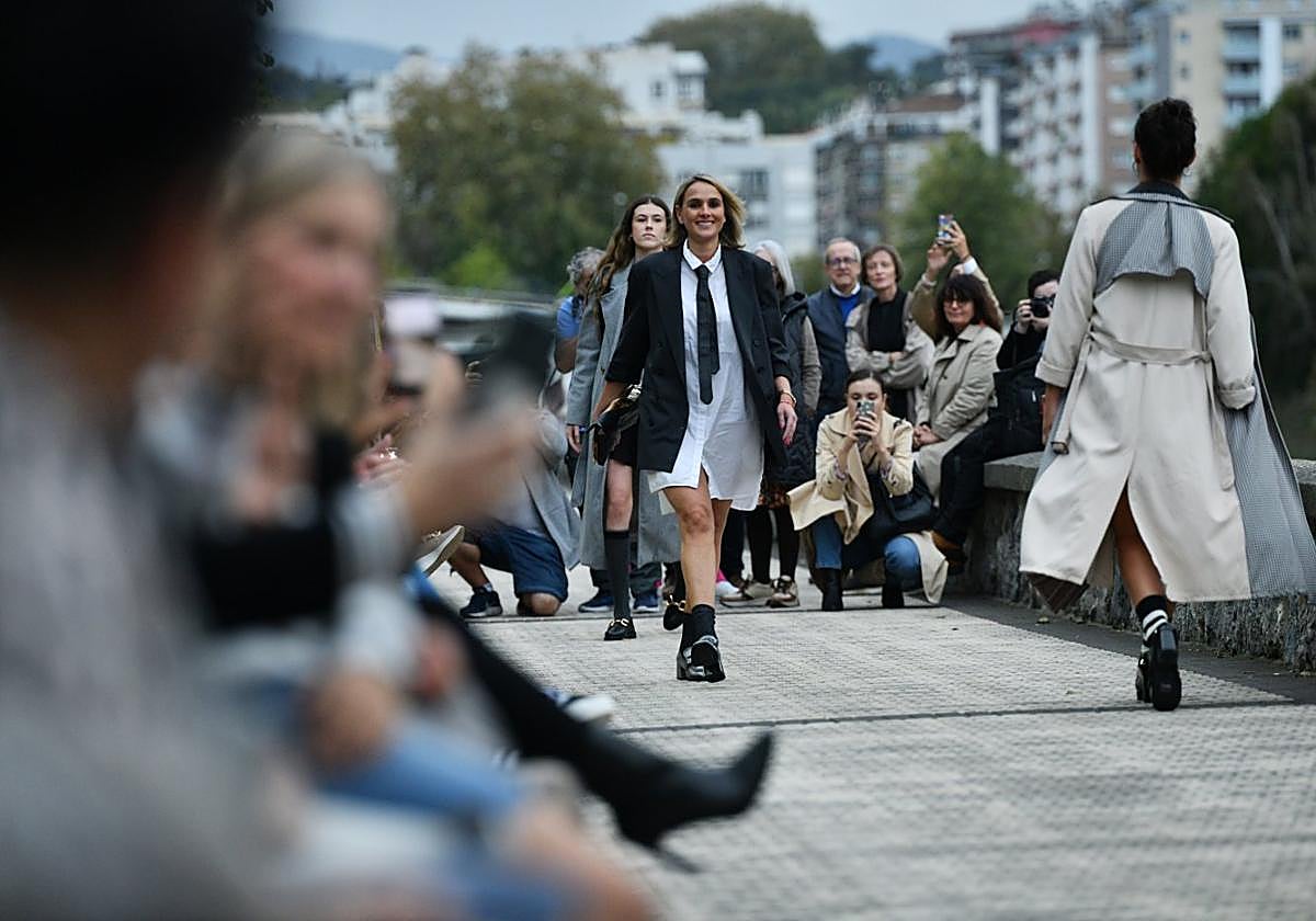 Este 'fashion show' quiso poner en valor la diversidad del comercio donostiarra.