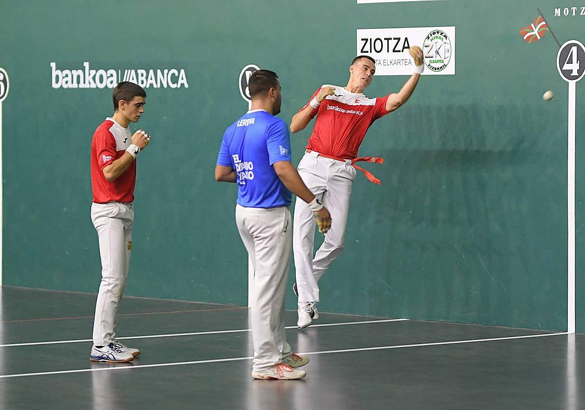 Imagen de archivo de un partido del Torneo Bankoa ABANCA-EL DIARIO VASCO.
