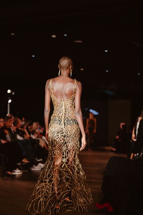 Desfile de Isabel Sanchis en Balenciaga