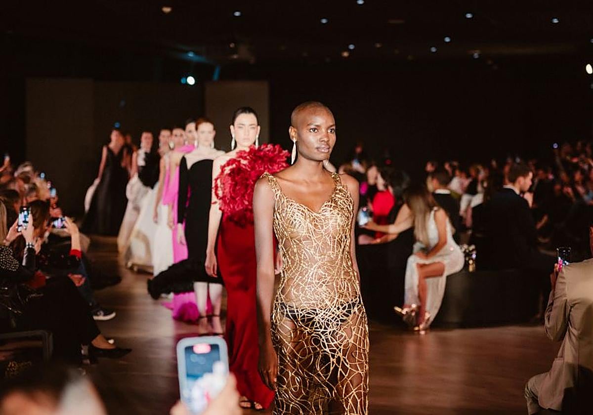 Desfile de Isabel Sanchis en Balenciaga