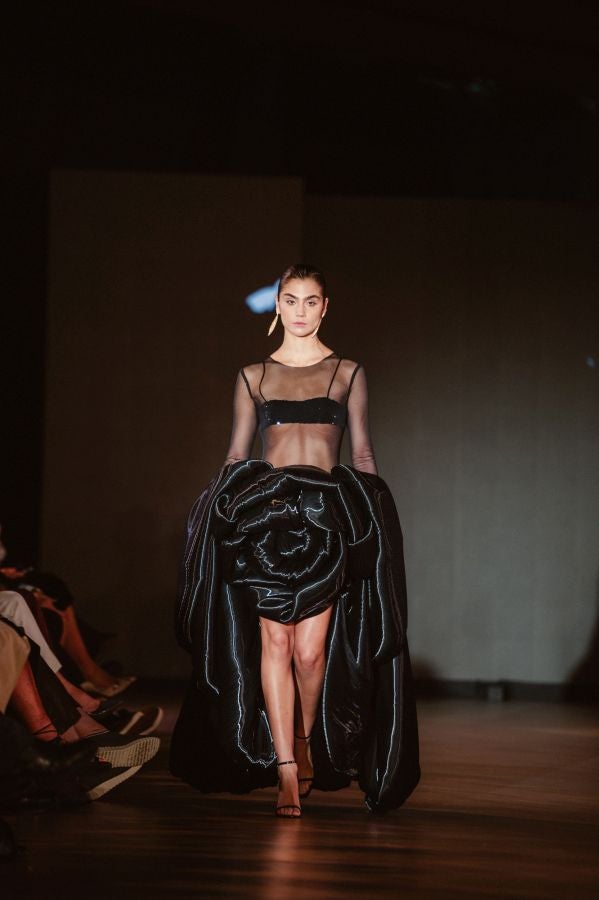 Desfile de Isabel Sanchis en Balenciaga