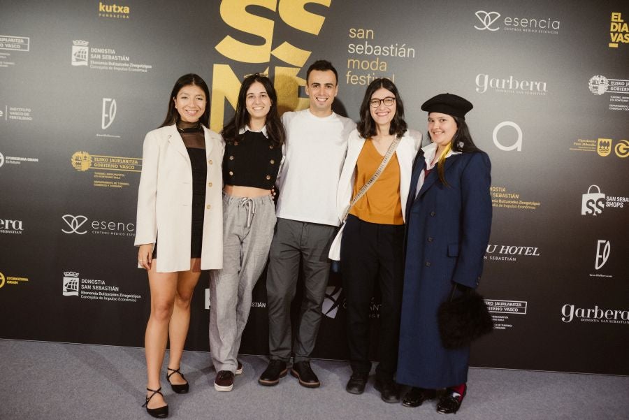 Loreak Mendian fusiona formas atemporales