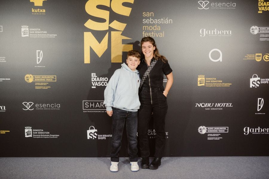 Loreak Mendian fusiona formas atemporales