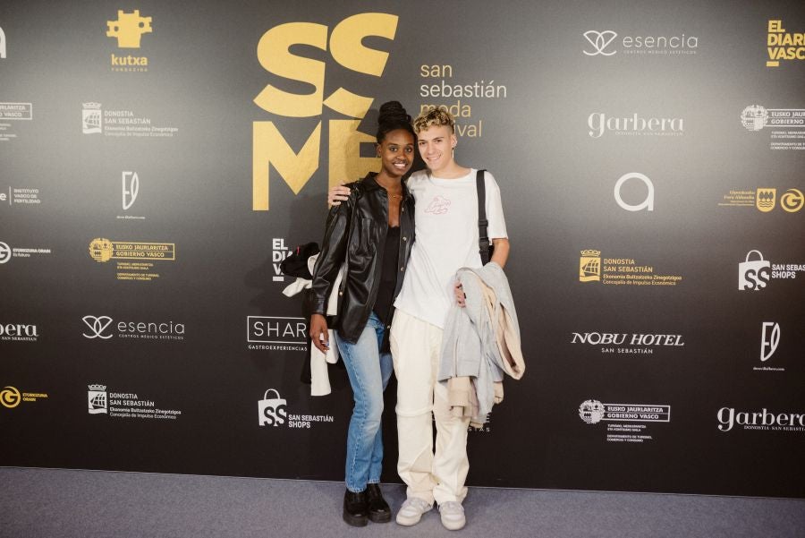 Loreak Mendian fusiona formas atemporales