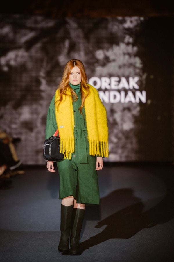 Loreak Mendian fusiona formas atemporales