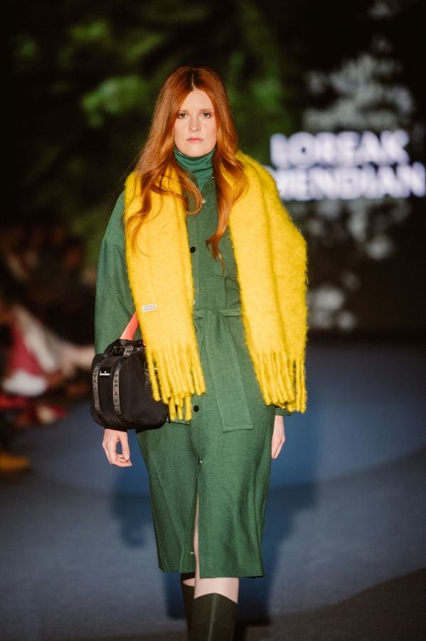 Loreak Mendian fusiona formas atemporales