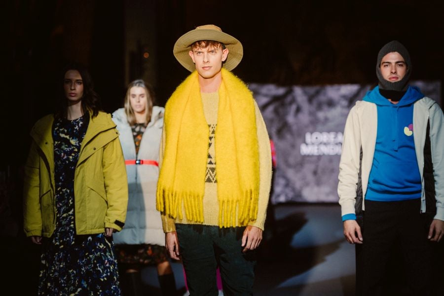 Loreak Mendian fusiona formas atemporales