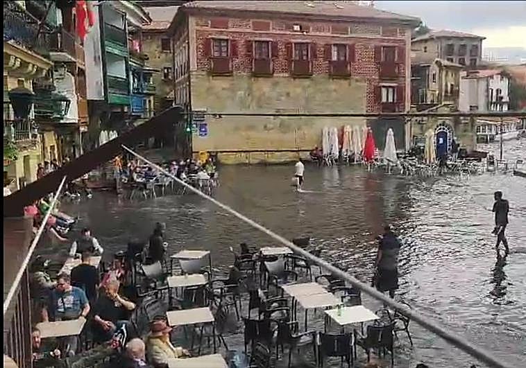 Las mareas vivas dejan imágenes sorprendentes en Pasai Donibane