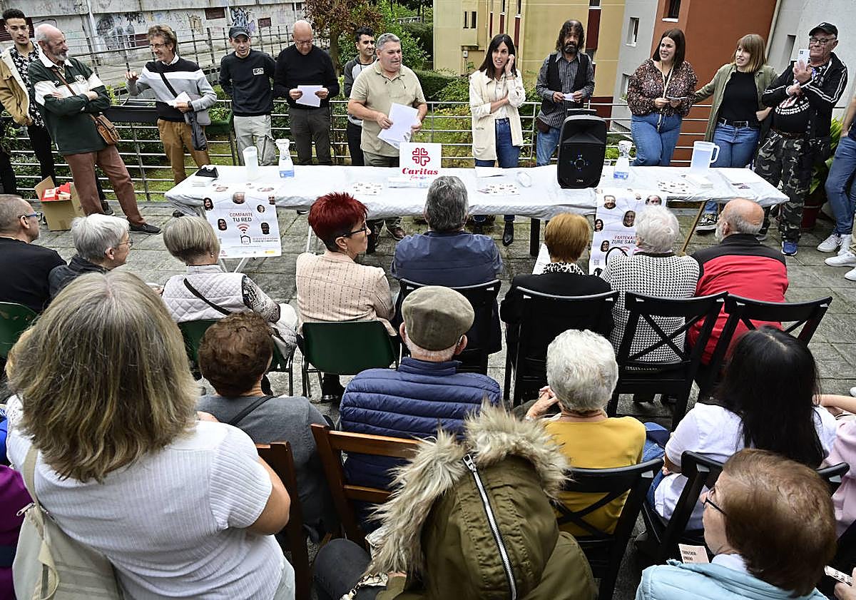 Imagen principal - Eloy sale del agujero y vuelve a cocinar