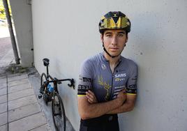 Yago Agirre, con los colores del equipo alemán Saris Rovuy Sauerland.