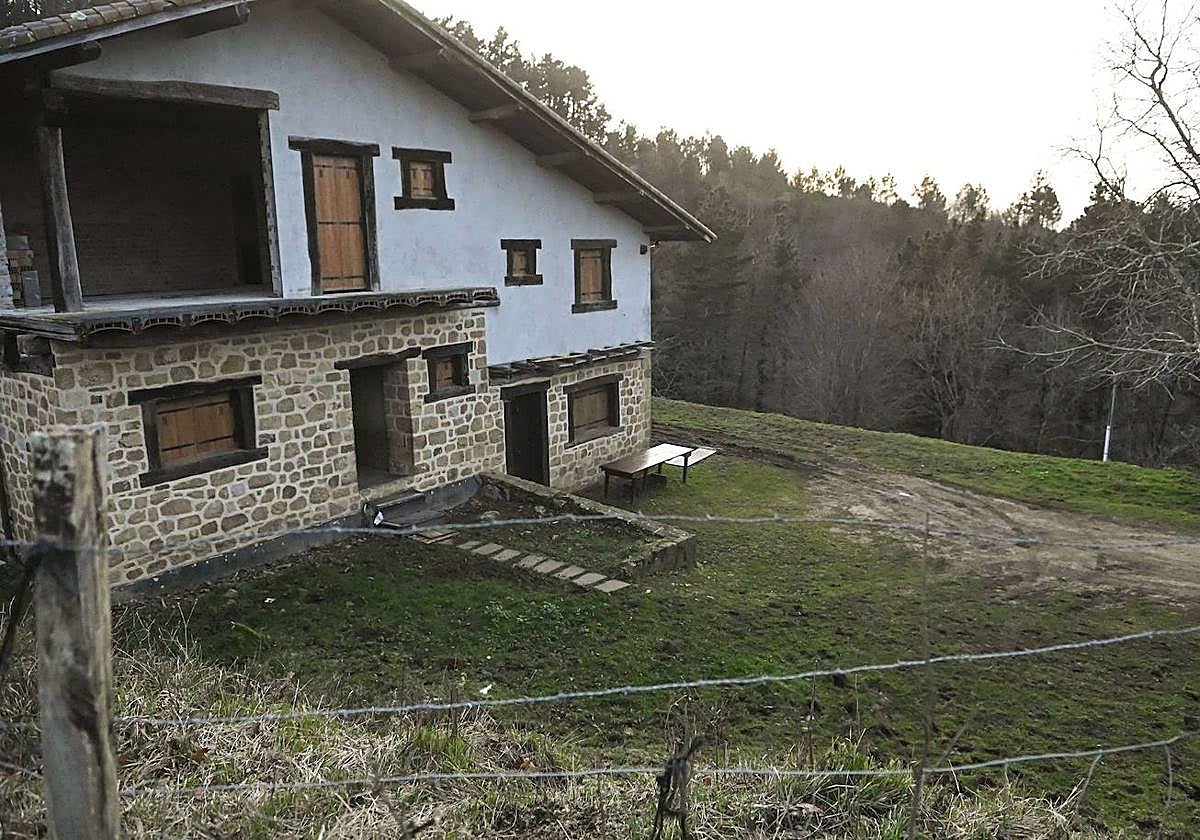 Seis hombres y tres mujeres juzgarán desde el lunes a los tres acusados del crimen del Andatza