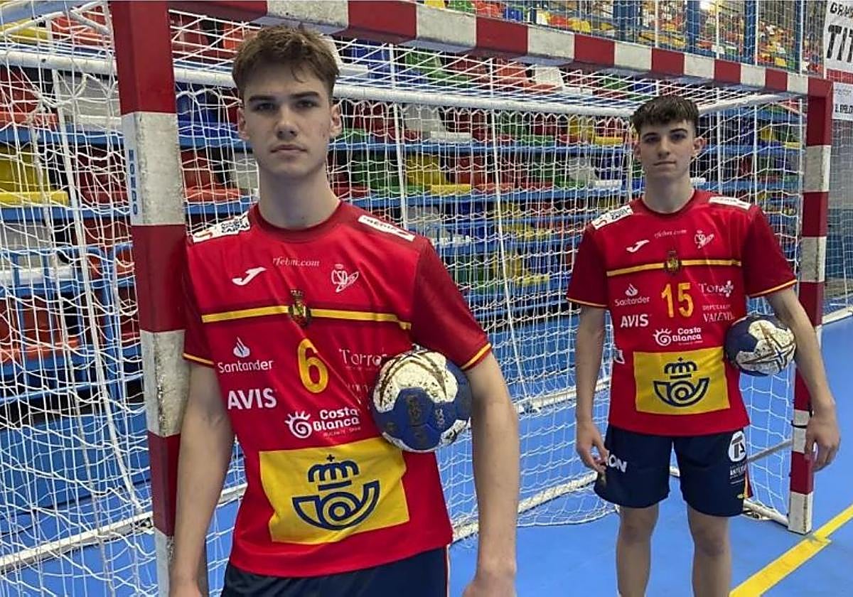 Los hermanos Djordje, en primer plano, y Petar Cikusa, en una concentración con la selección juvenil.