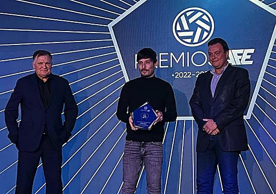 David Silva, con el premio de la AFE a su trayectoria deportiva
