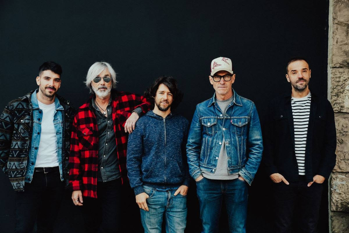 Gari eta Maldanbera taldeko kideak.