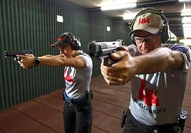 No les tiembla el pulso a la hora de disparar un arma, aunque nunca han tenido que hacerlo de servicio.