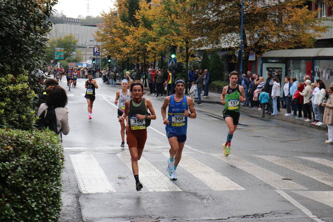 Fotos de la Behobia-San Sebastián 2023 a su paso por Errenteria