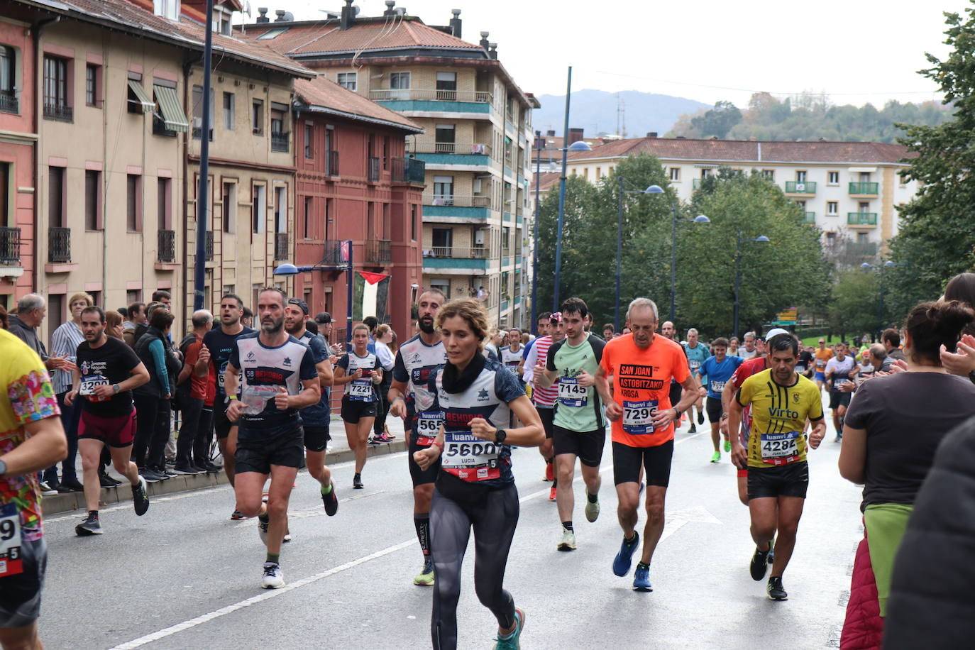 Fotos de la Behobia-San Sebastián 2023 a su paso por Errenteria