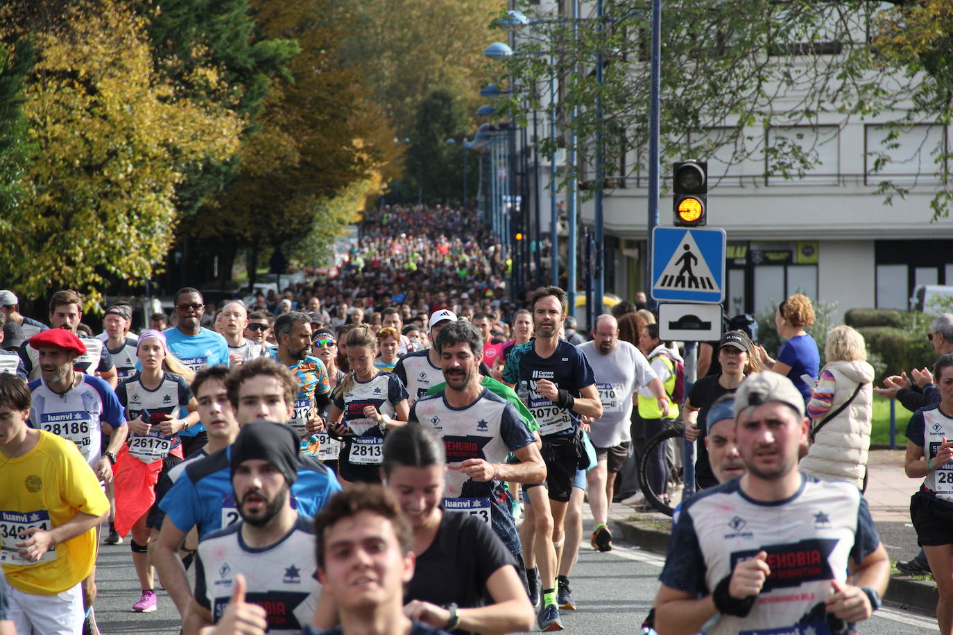 Fotos de la Behobia-San Sebastián 2023 a su paso por Errenteria