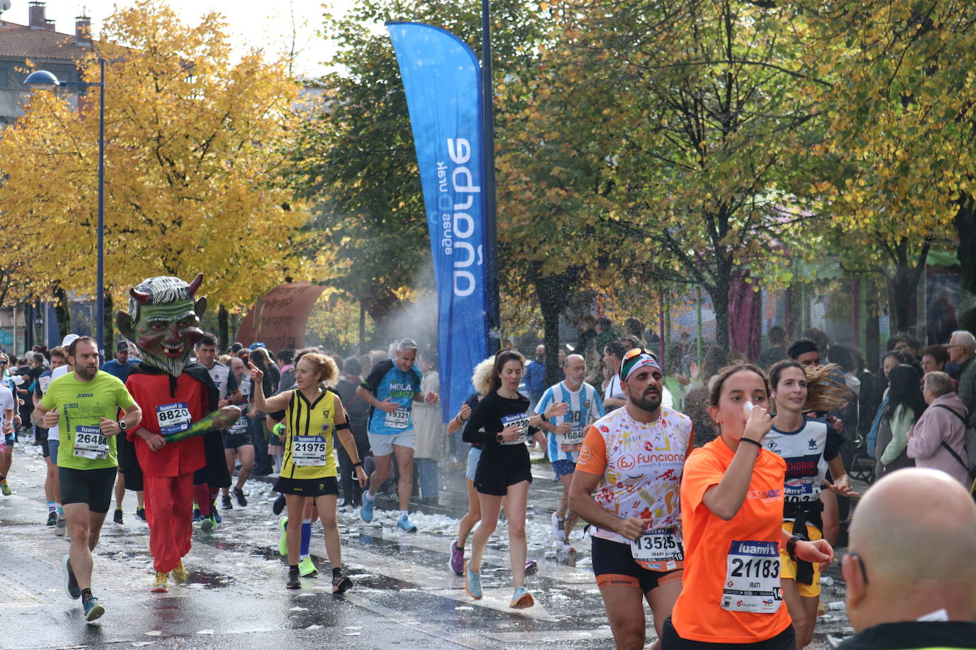 Fotos de la Behobia-San Sebastián 2023 a su paso por Errenteria