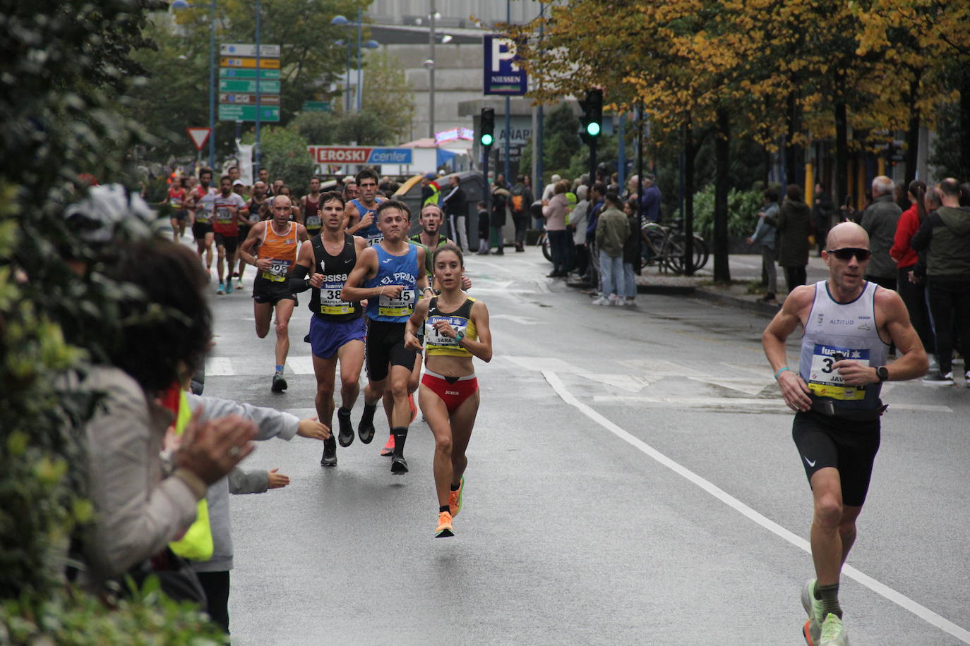 Fotos de la Behobia-San Sebastián 2023 a su paso por Errenteria