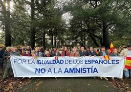 Los populares guipuzcoanos Muriel Larrea, Jorge Mota y Mikel Lezama, entre otros, encabezan el acto de Donostia junto al filósofo Fernando Savater.