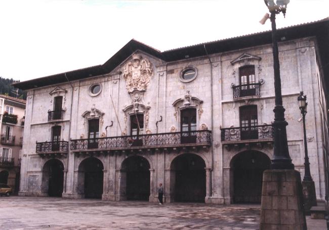 Casa consistorial de Arrasate-Mondragón.