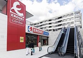 Supermercado Eroski Center en el barrio donostiarra de Altza.