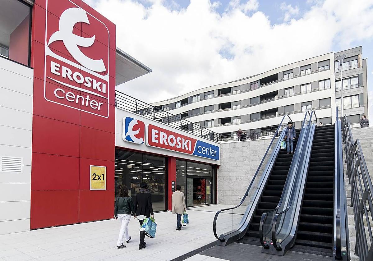 Supermercado Eroski Center en el barrio donostiarra de Altza.