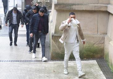 Cinco testigos afirman que no fue una pelea entre muchos, «sino una agresión clara a Santi»