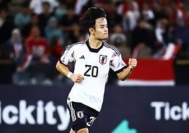 Take Kubo celebra su gol.