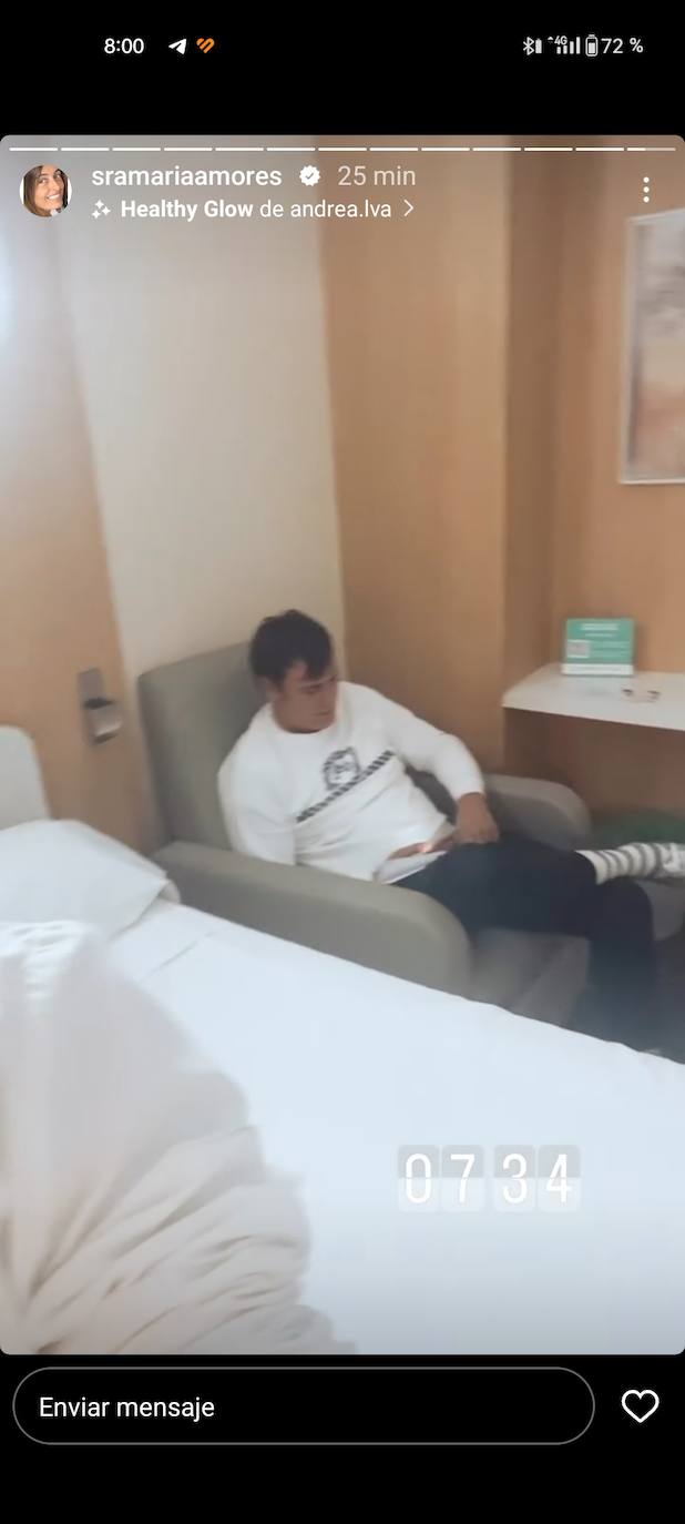 Ion Aramendi, en la habitación del hospital con María Amores.